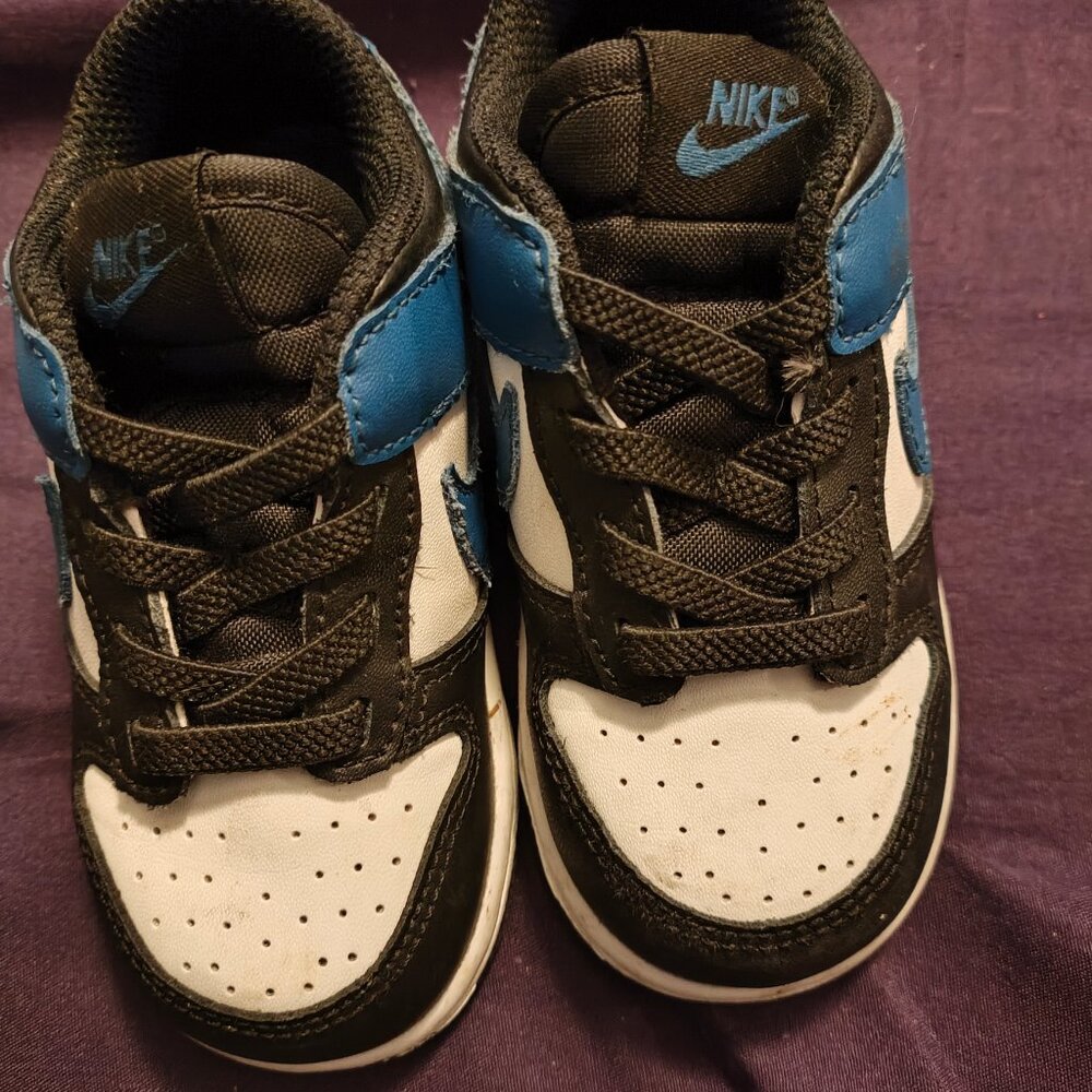 Start Your "Back 2 School" Shopping Now **Boys Dunk's size 7C shoes**